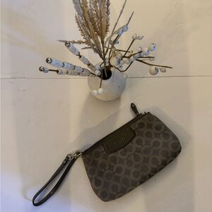 Coach Signature Pattern Gray Wristlet